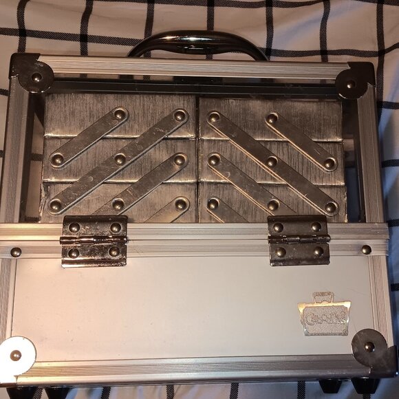 Caboodle - Picture 1 of 3